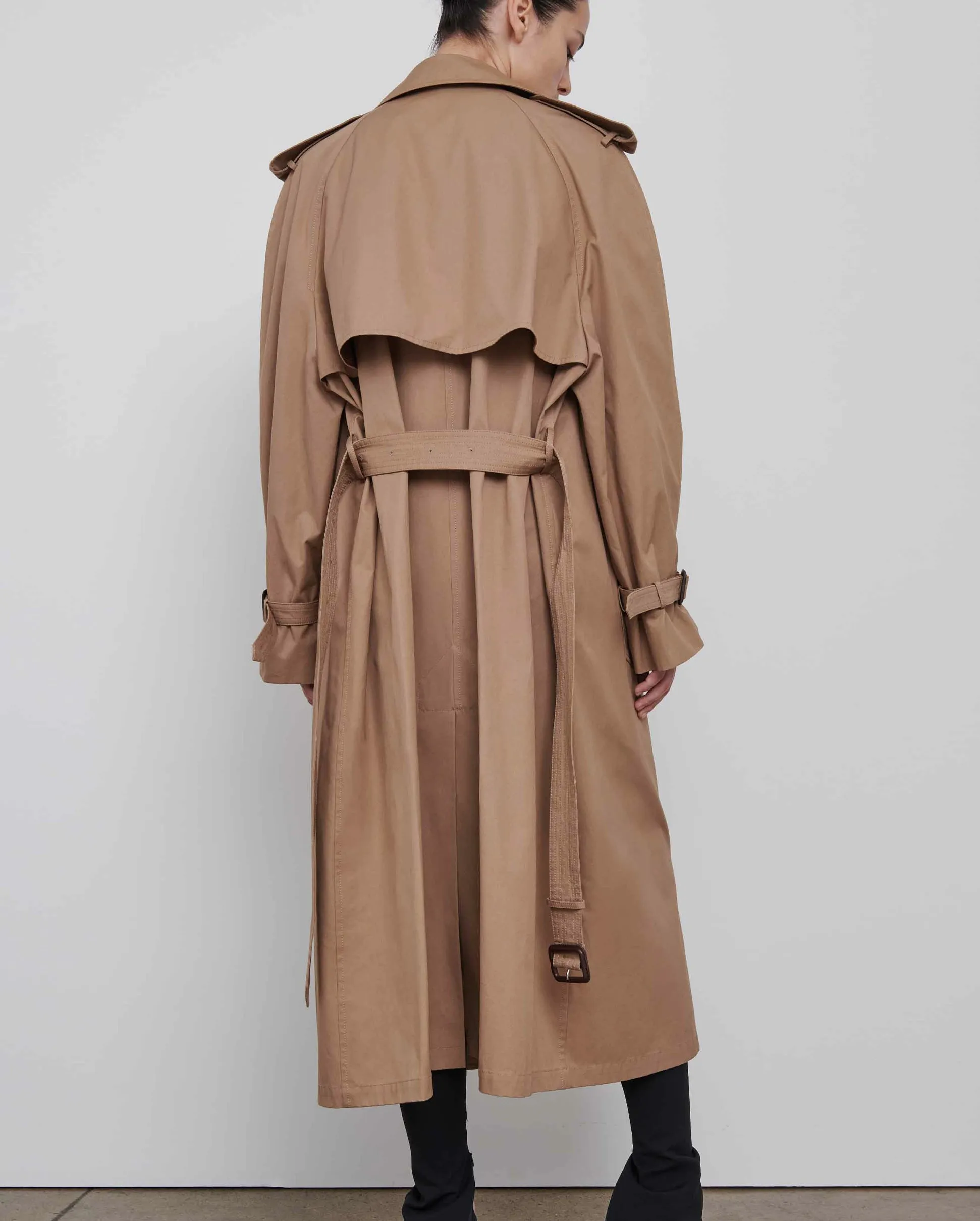 TRENCH COAT / TAN