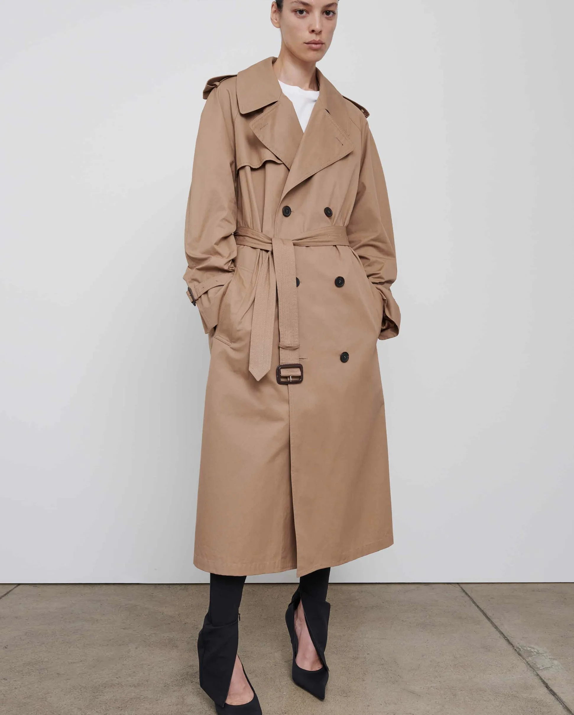 TRENCH COAT / TAN