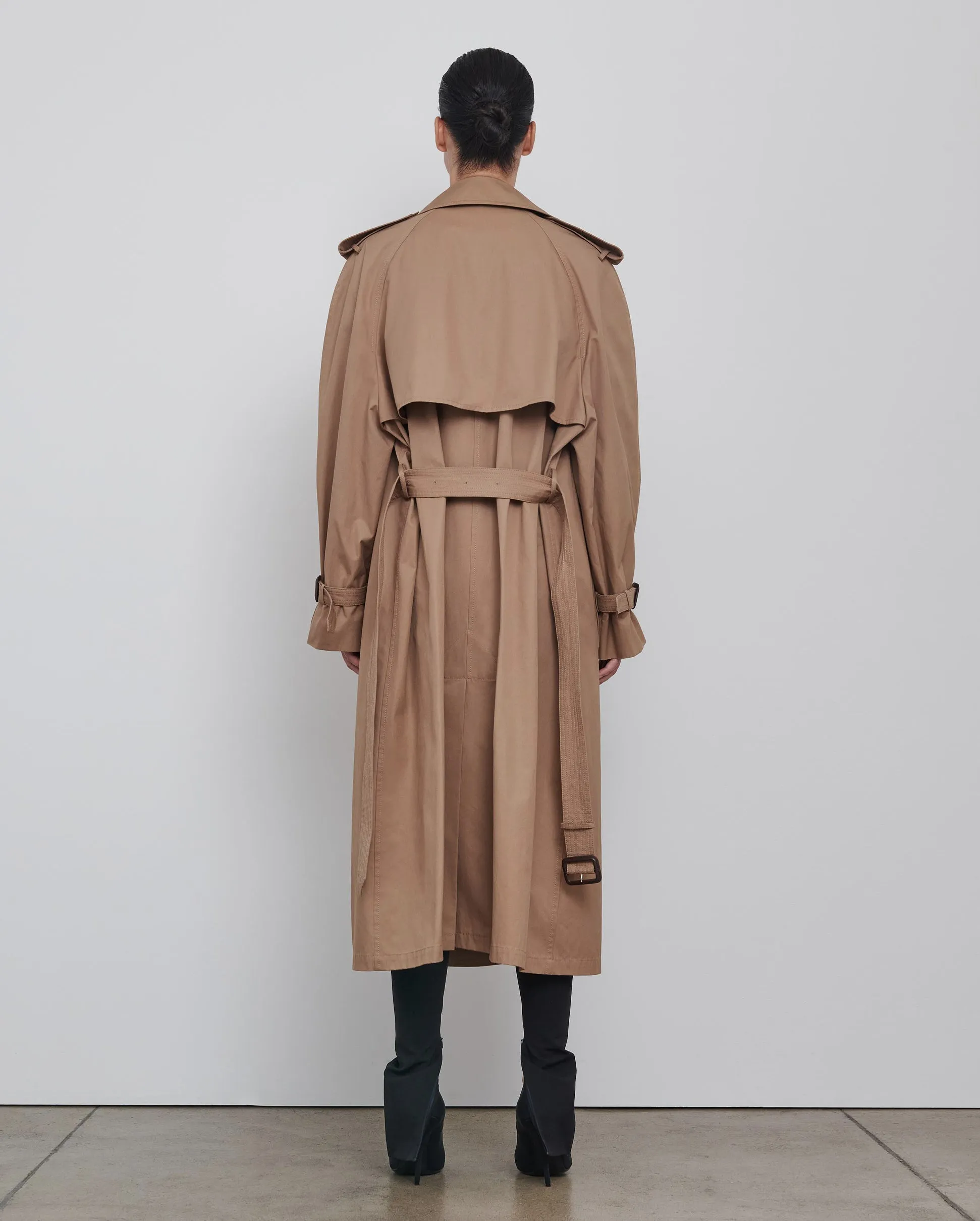 TRENCH COAT / TAN