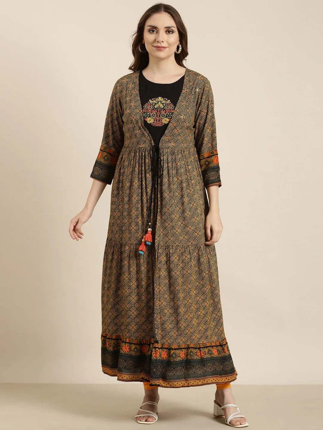 Women Anarkali Black Solid Kurta Comes With Overcoat